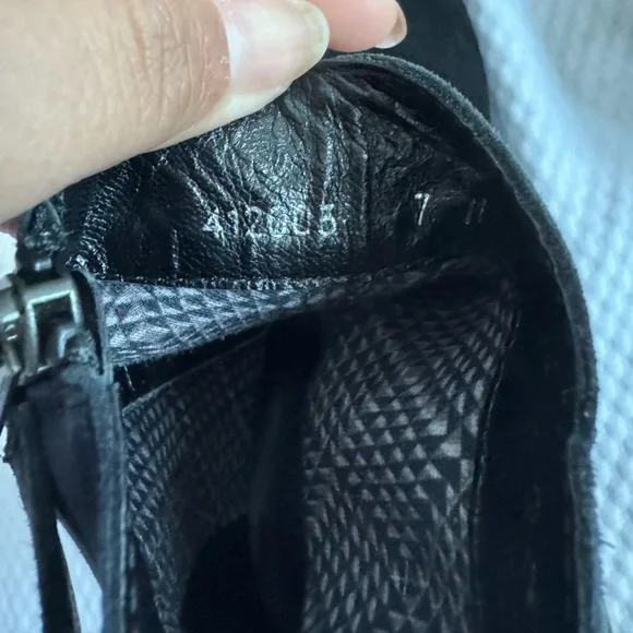 Aquatalia Royal Princess Kate Middleton Blue and Black Suede Leather Boots - Picture 6 of 10